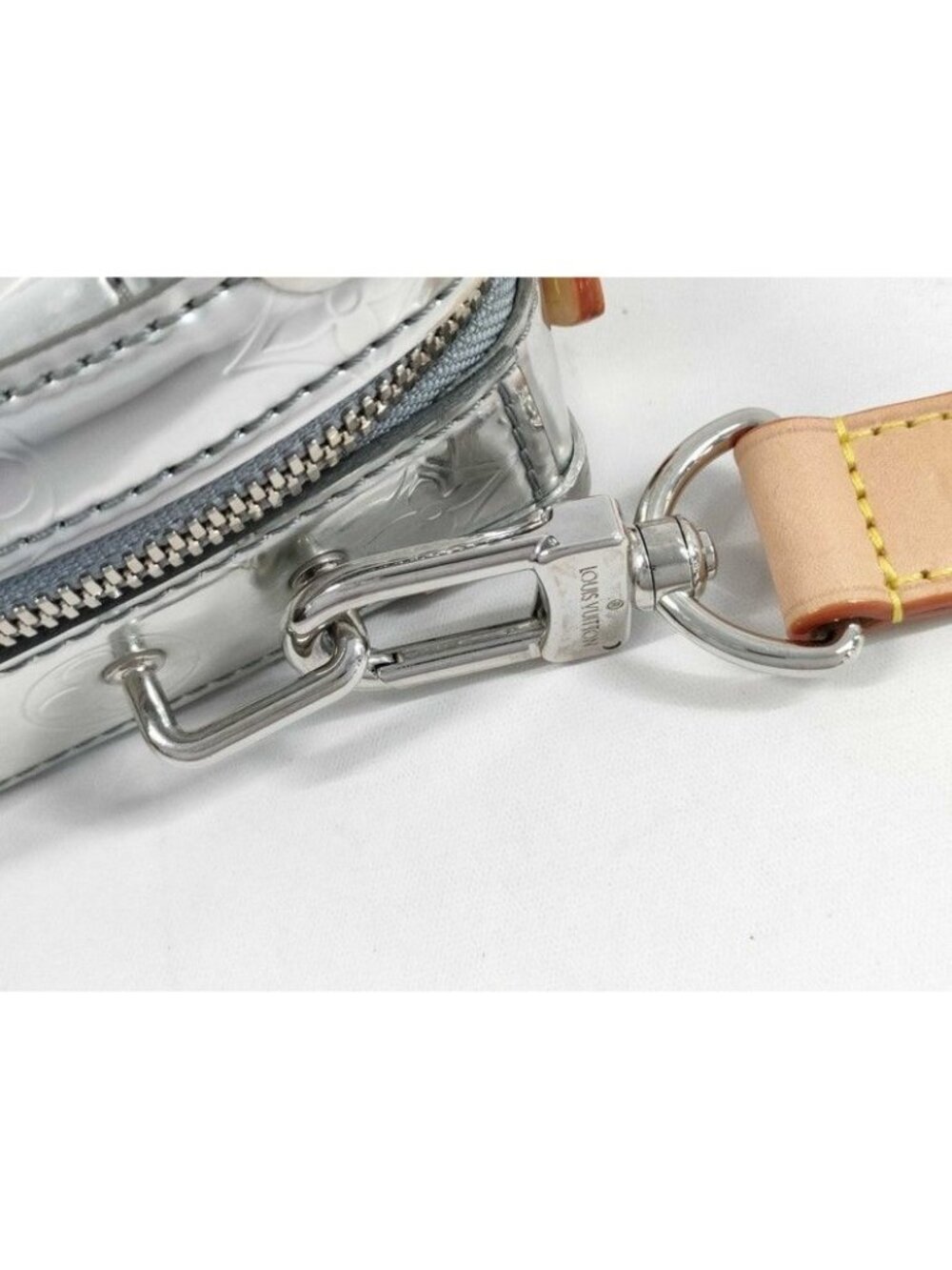 Louis Vuitton Soft Trunk Silver Monogram Mirror 2-Way - Picture 4 of 10